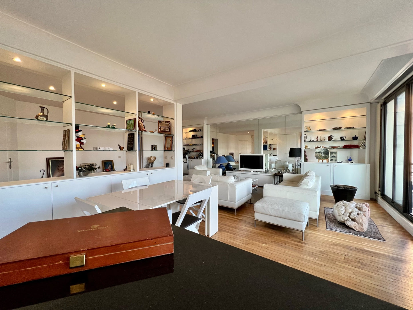 Paris 16ème - Avenue du Président Kennedy - Appartement de 83m2 situé au 4ème étage
