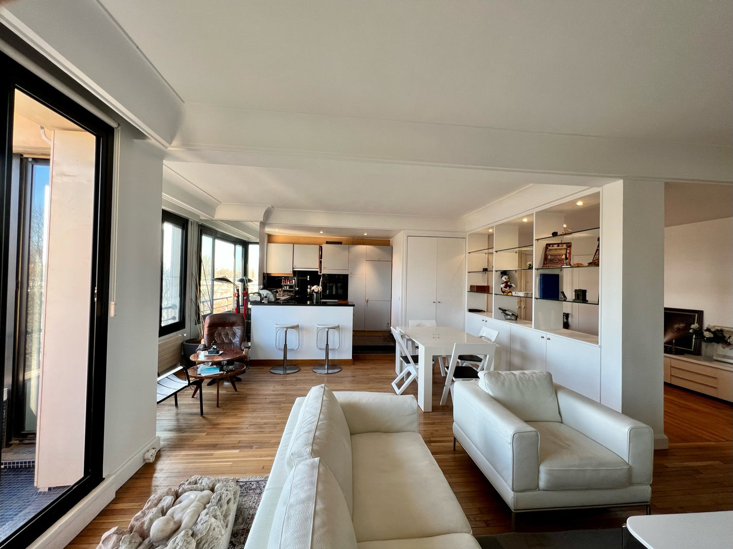 Paris 16ème - Avenue du Président Kennedy - Appartement de 83m2 situé au 4ème étage