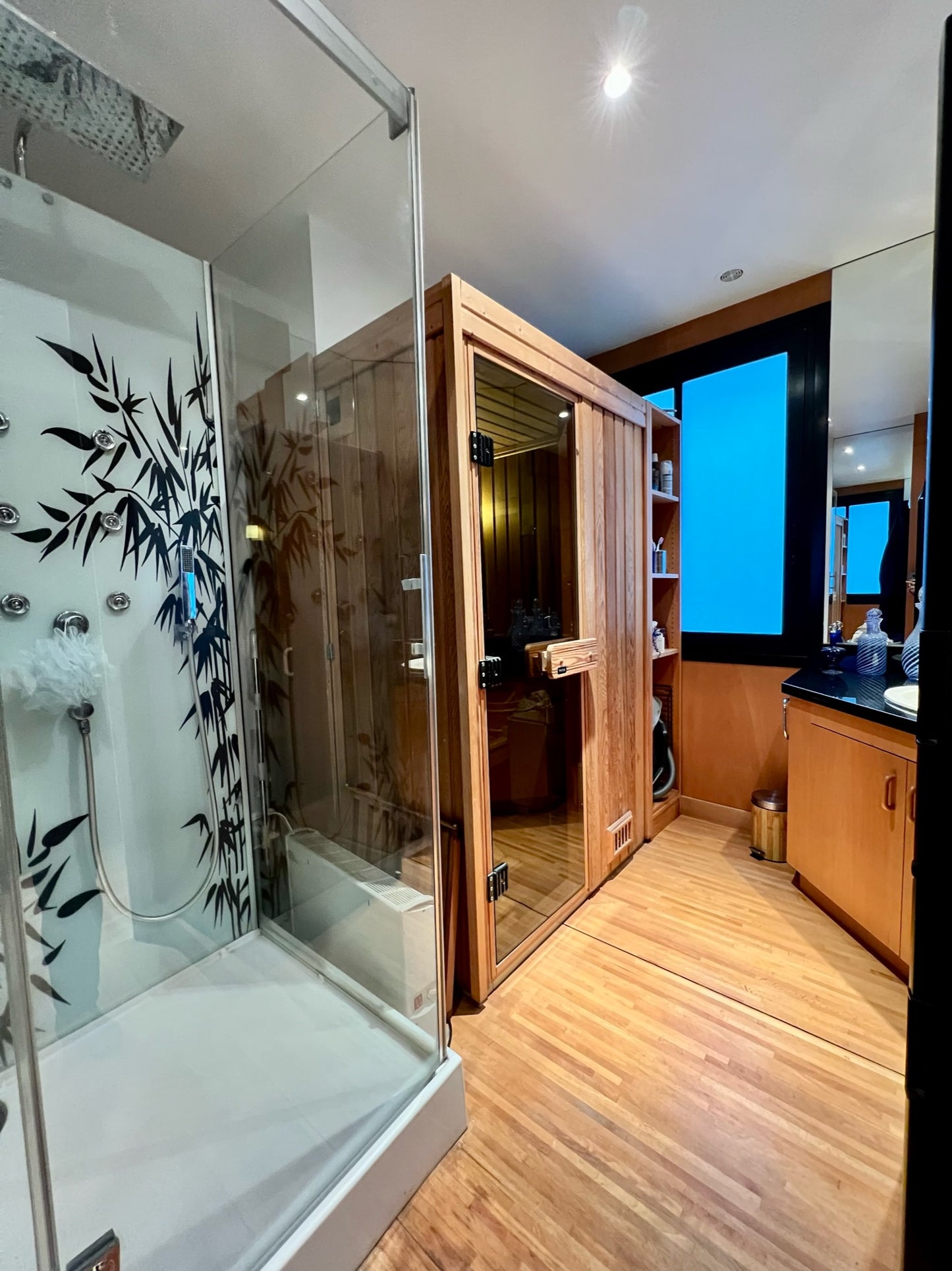 Paris 16ème - Avenue du Président Kennedy - Appartement de 83m2 situé au 4ème étage
